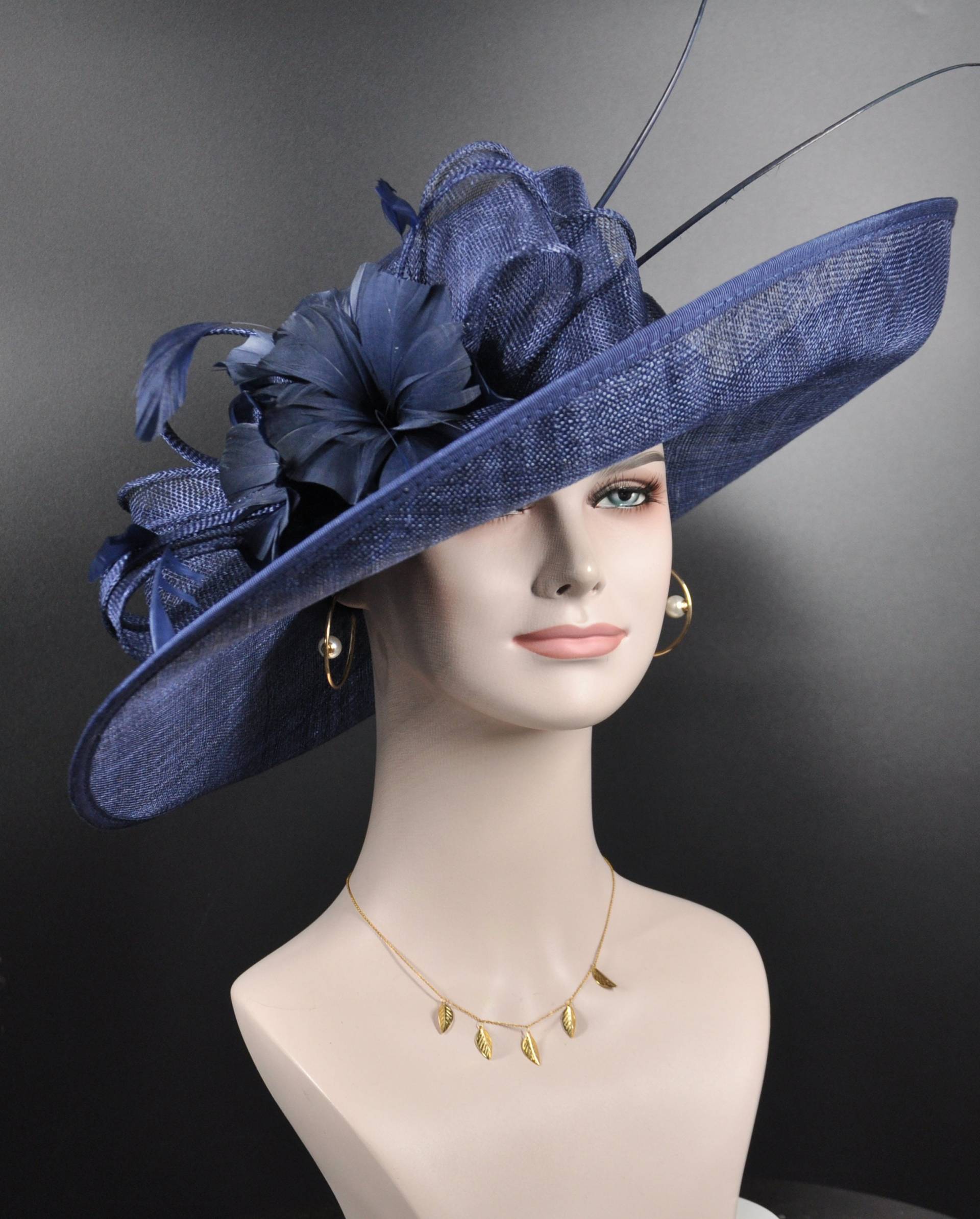 Dunkelblauer Sinamay Derby-Hut Hochzeit Mit Breiter Krempe, Teeparty von MissRaceKentuckyHat