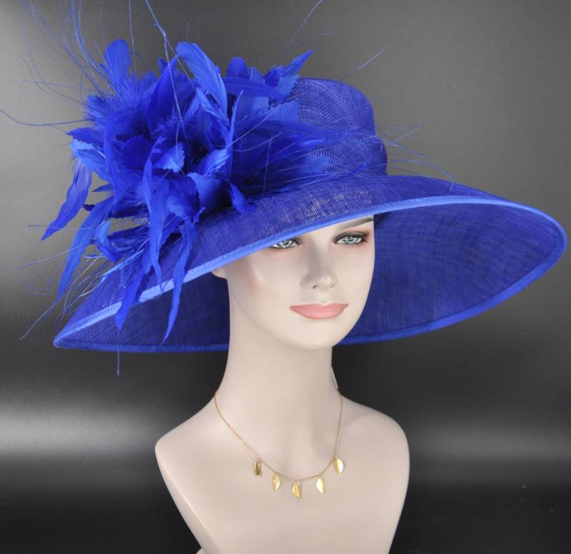 Royal Blauer Kentucky Derby Hut Federblumen, Sinamay Mit Breiter Krempe Royal Blauer Kentucky Derby Hut Federblumen, Sinamay Mit Breiter Krempe von MissRaceKentuckyHat