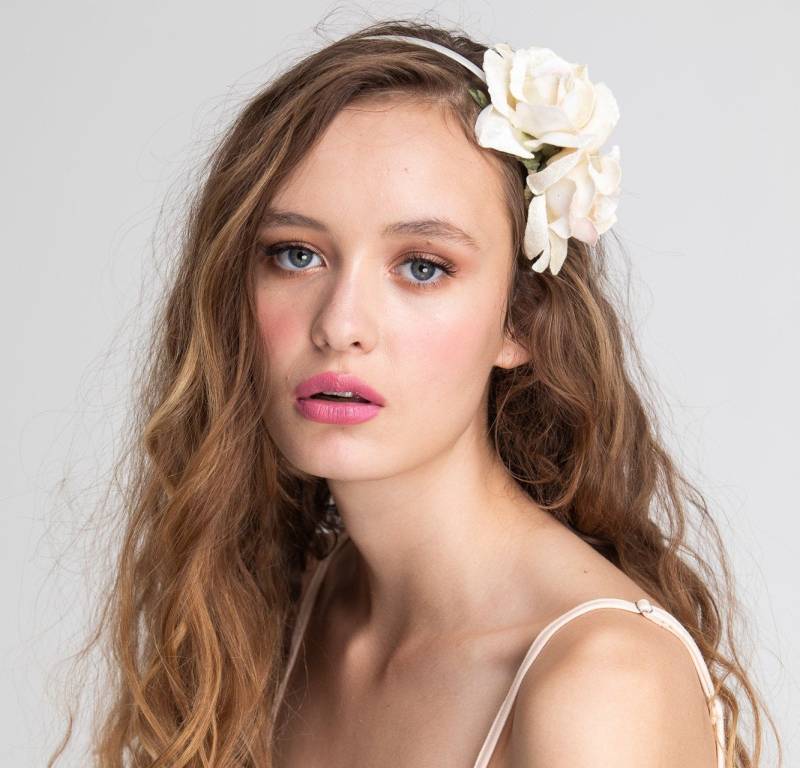 Vintage Rosen Haarband. Brautjungfern Stirnband. Blumenmädchen Rose Haarreif von MissRoseSisterViolet