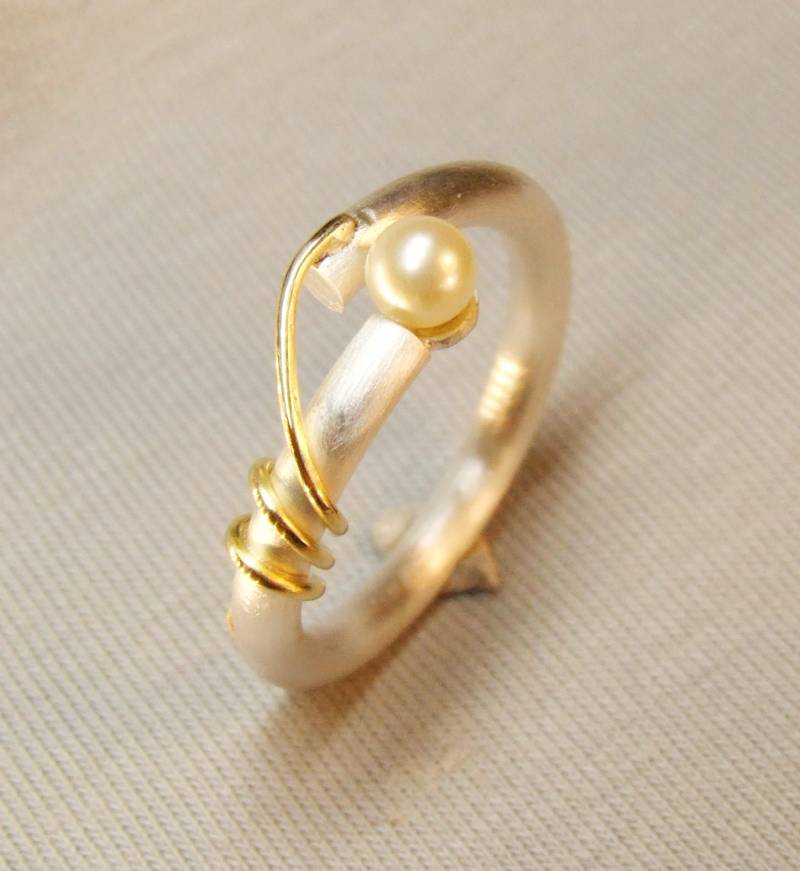 Perlring in Bicolor von MissTamikoDesigns