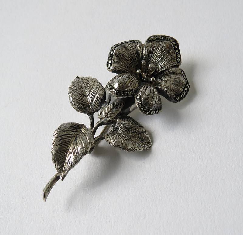 Art Deco 935Er Silber Blumen Brosche Mit Markasiten von MissTellGeschenke