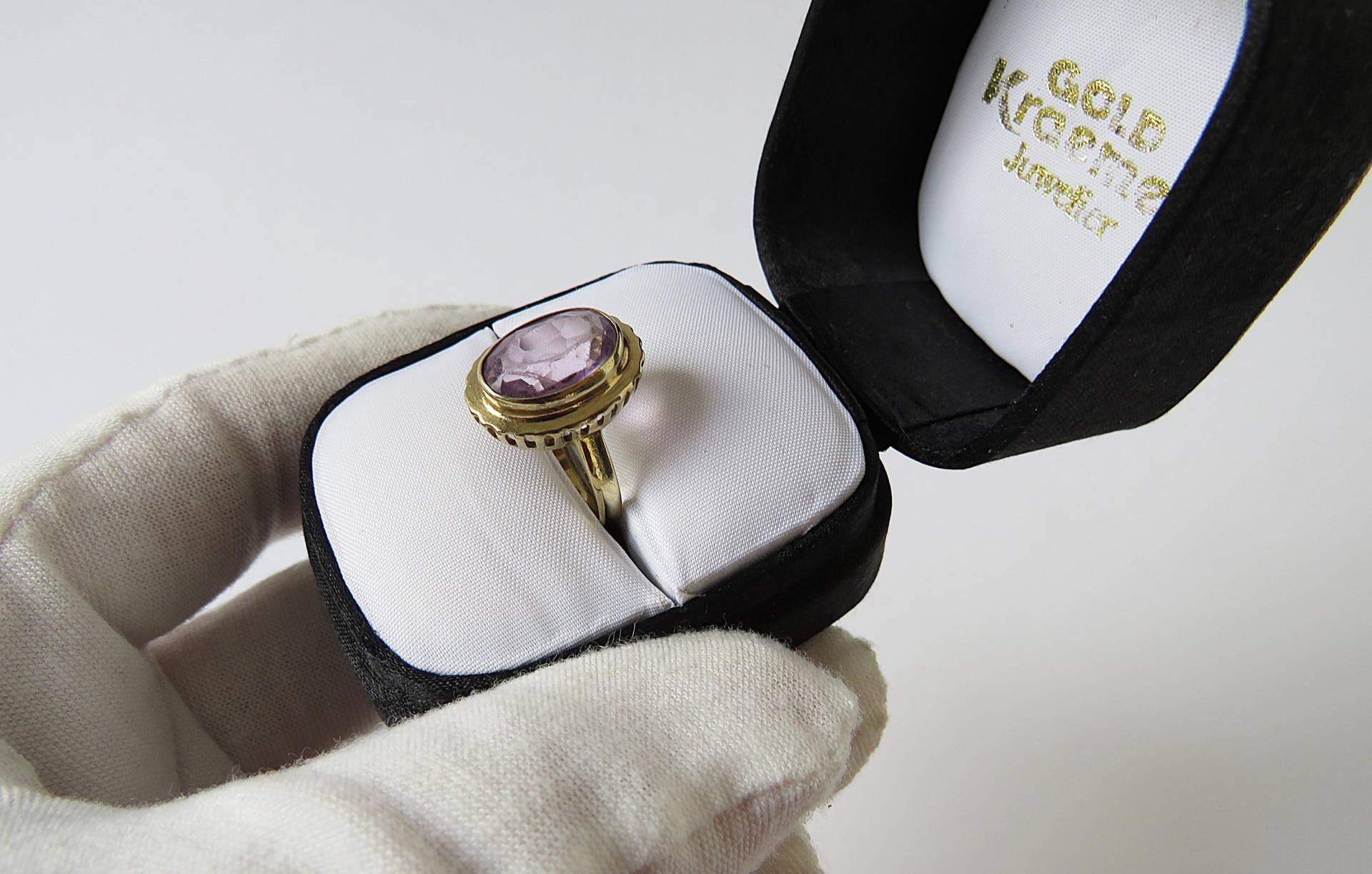 Vintage 333Er | 8Kt Gold Ring Gelbgold Mit Amethyst Gr. 51 Inkl. Bestickter Schmuckbox von MissTellGeschenke