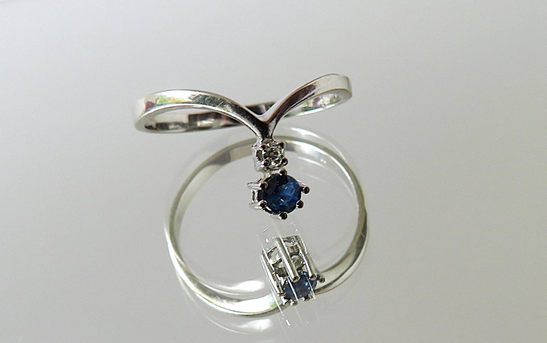 Vintage 585Er | 14Kt Weißgold Verlobunsring Mit Saphir + Brillant Ring Gr. 62 von MissTellGeschenke