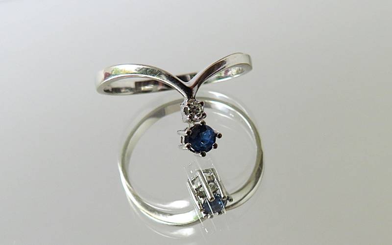 Vintage 585Er | 14Kt Weißgold Verlobunsring Mit Saphir + Brillant Ring Gr. 62 von MissTellGeschenke