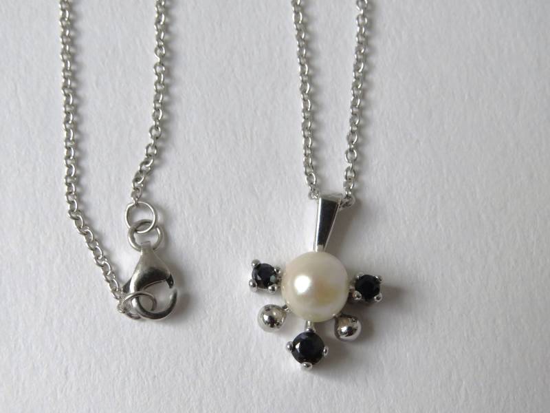 Vintage 925Er Silber Kleiner Kettenanhänger Perle + Saphire 60Er Jahre Kette Vintage 925Er Silber Kleiner Kettenanhänger Perle + Saphire 60Er Jahre Kette von MissTellGeschenke