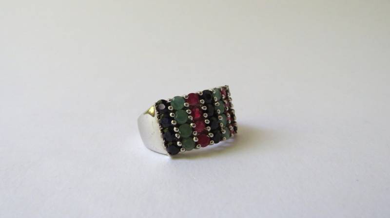 Vintage Multisteinring 925Er Silberring Ring Edelsteine Rubin Smaragd Saphir Gr. 55 Vintage Multisteinring 925Er Silberring Ring Edelsteine Rubin Smaragd Saphir Gr. 55 von MissTellGeschenke