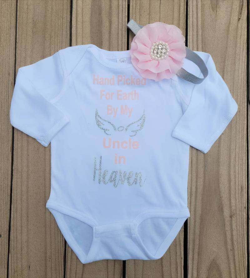 Handgepflückt Für Die Erde Von Meinem Onkel Im Himmel, Himmel Schickte Bodysuit, Krankenhaus Nach Hause Kommen Outfit, Handgepflückter von MissThangs