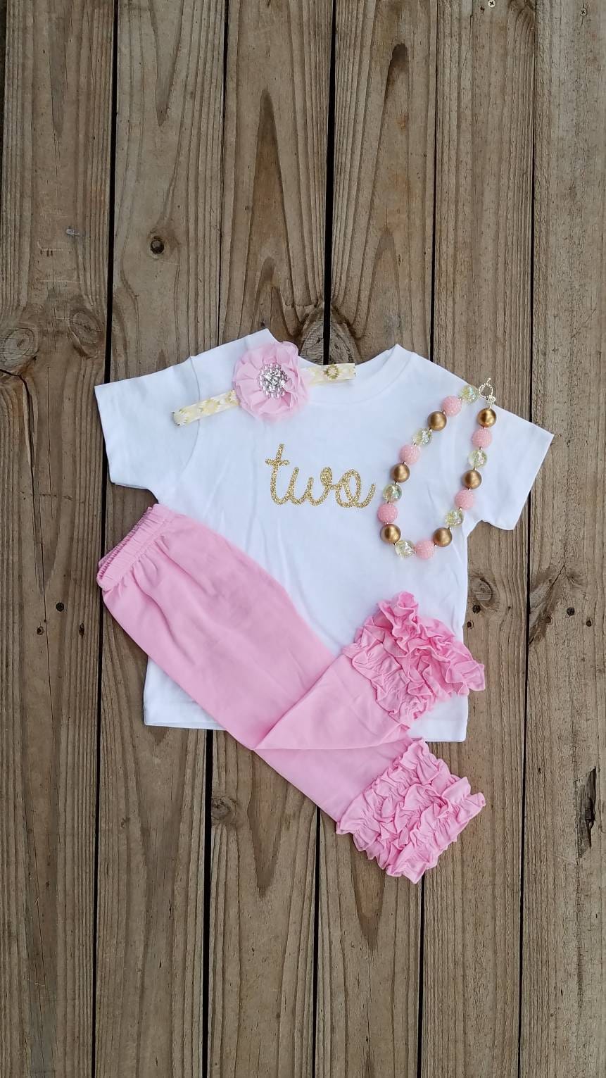 Zwei Jahre Alte Mädchen Geburtstagsparty, Rosa Und Gold Glänzte, Kleinkind Zweite Bday Outfit, 2 Shirt Kette Leicht Rüschen Hose Headban Zwei Jahre Alte Mädchen Geburtstagsparty, Rosa Und Gold Glänzte, Kleinkind Zweite Bday Outfit, 2 Shirt Kette Leicht Rüschen Hose Headban von MissThangs