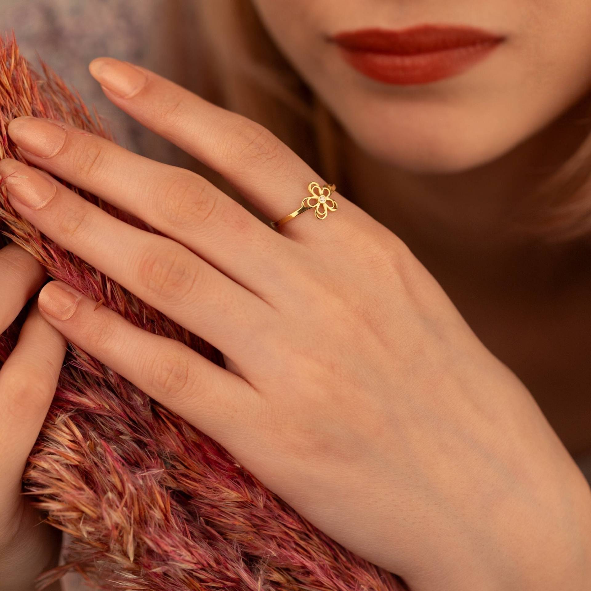 14K Solid Gold Daisy Blume Ring - Doppelte Mit Zierlichem Cz Stein Goldschmuck Schmaler Geschenk Für Sie von MissTubiJewellery