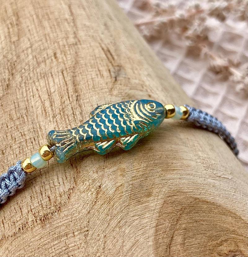 Fisch Makramee Armband Mit Vintage Glasperle Und Miyuki Perlen - Verstellbar, Viele Farben, Handgemachtes Geschenk Für Schmuckliebhaber von Missboysenberry