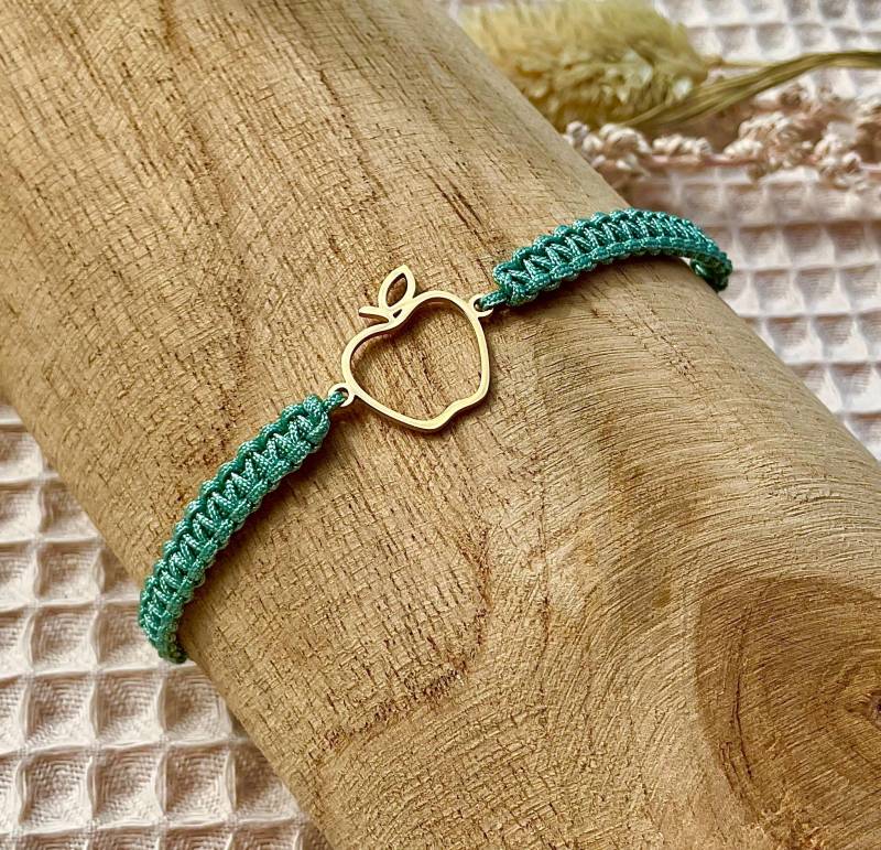 Makramee Armband Goldener Apfel - Handgefertigt, Größenverstellbar, Viele Farben Zur Auswahl Makramee Armband Goldener Apfel - Handgefertigt, Größenverstellbar, Viele Farben Zur Auswahl von Missboysenberry