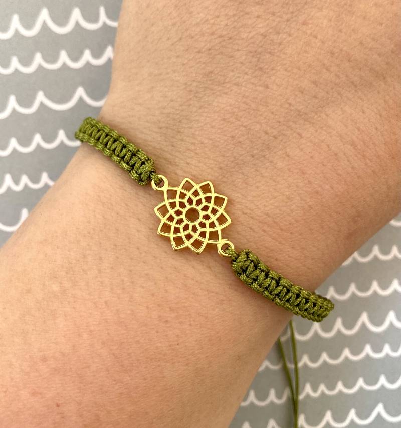 Makramee Armband - Yoga Flow Waldgrün Mandala von Missboysenberry