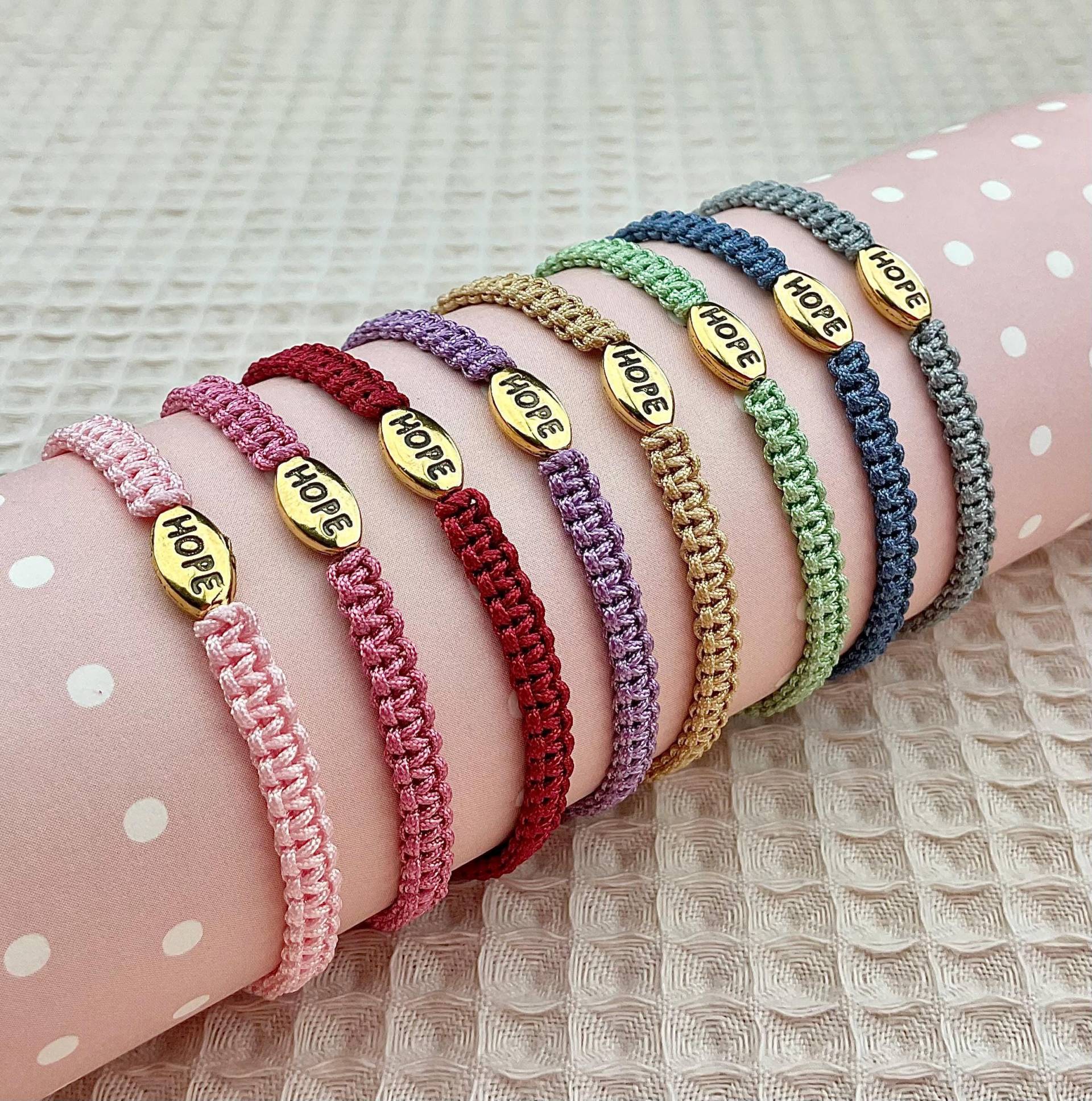 Mutmacher Armband Hope Hoffnung Makramee in Deiner Wunschfarbe Mit Geschenkkarte von Missboysenberry