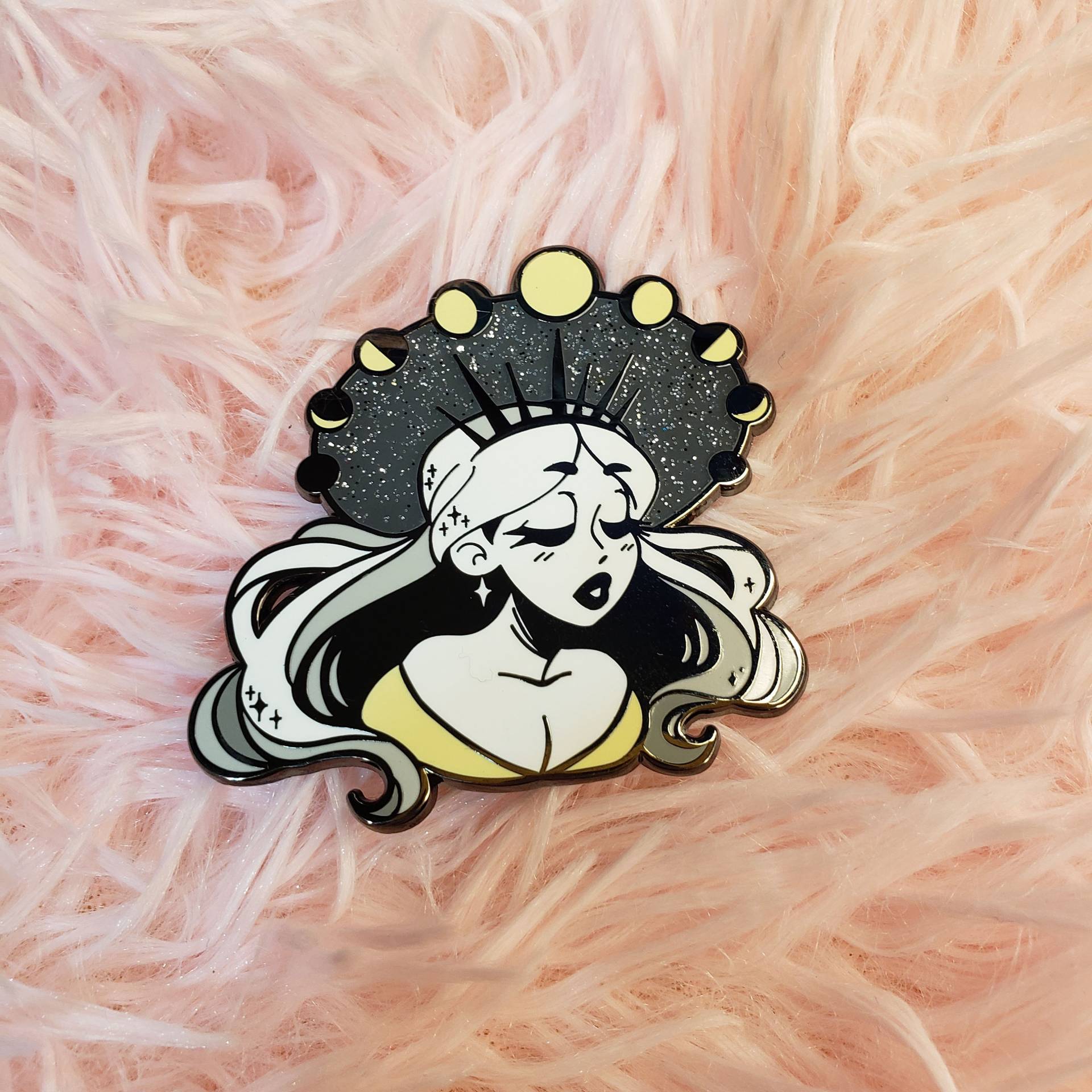 Celestial Guardian Hard Emaille Pin Und Sticker von Missdoodlesalot