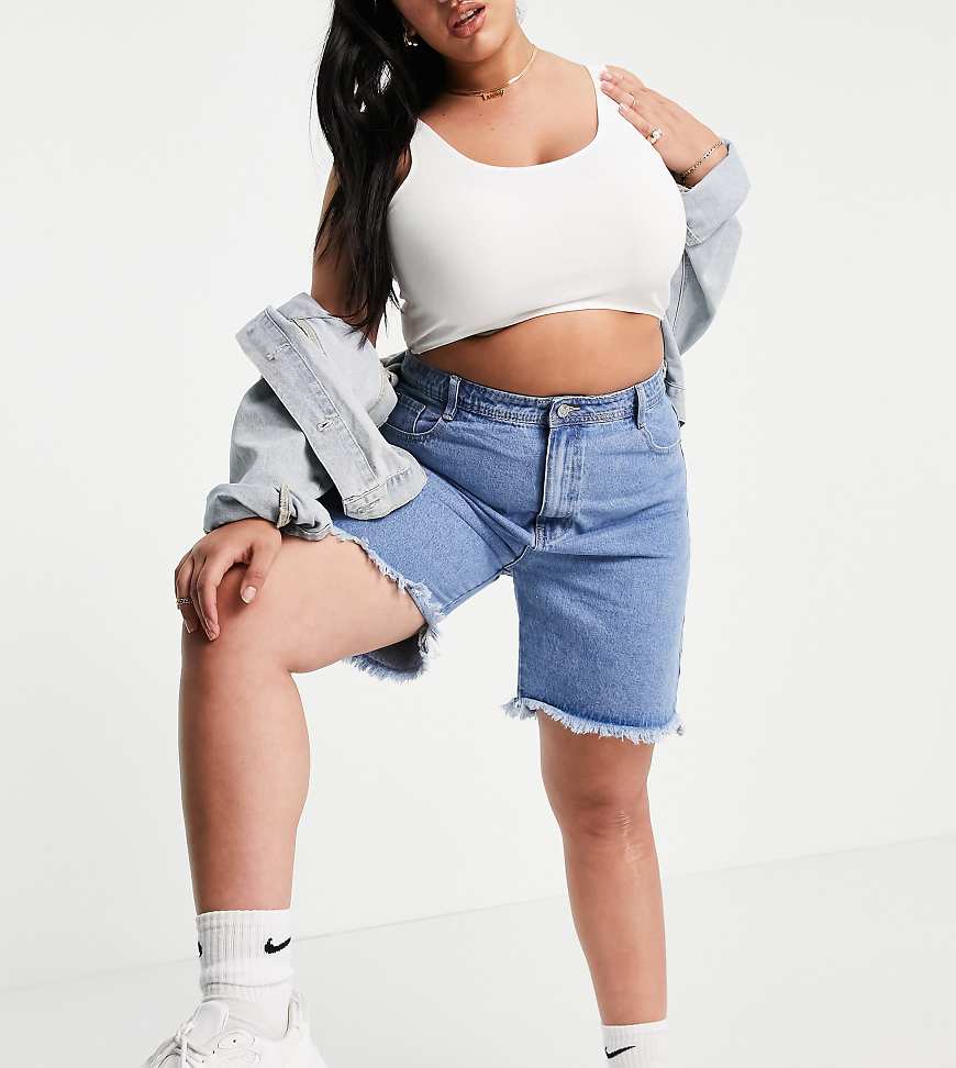 Missguided Plus - Lang geschnittene Denim-Shorts in Blau von Missguided Plus