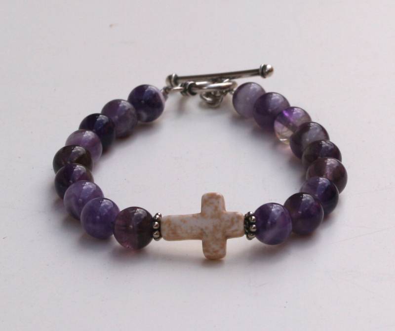 Lila Amethyst Glas Boho Sterling Silber Christliches Religiöses Kreuz Stacking Armband Lila Amethyst Glas Boho Sterling Silber Christliches Religiöses Kreuz Stacking Armband von MissieRabdau