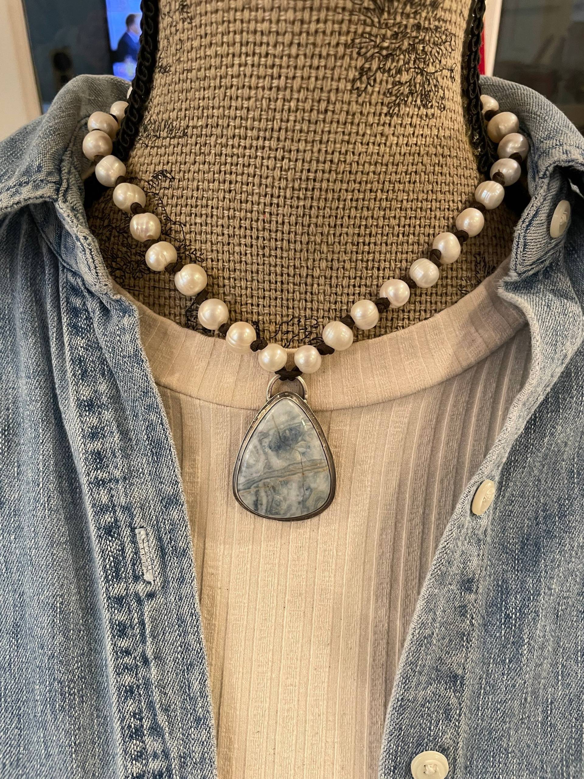 Scheelit Kette/Schmuck Perlenkette Boho Halskette Handwerker Handgemachte Lederperlenkette Scheelit Kette/Schmuck Perlenkette Boho Halskette Handwerker Handgemachte Lederperlenkette von MissieRabdau