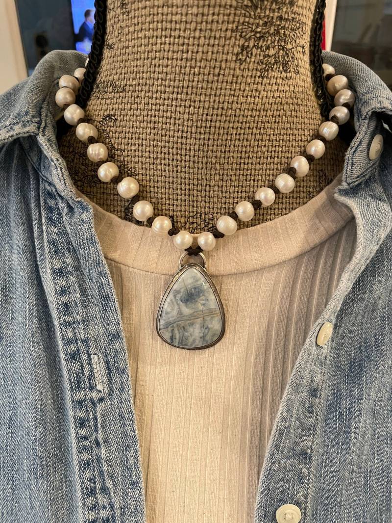 Scheelit Kette/Schmuck Perlenkette Boho Halskette Handwerker Handgemachte Lederperlenkette von MissieRabdau