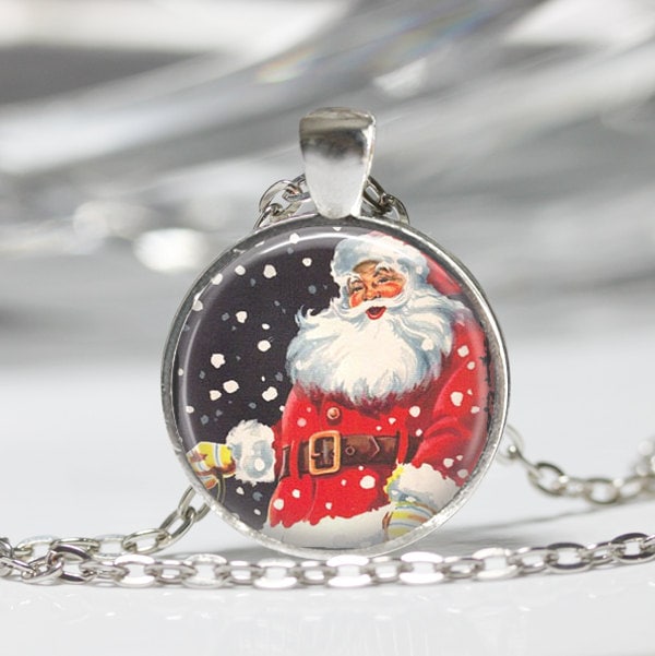 Weihnachten Schmuck Jolly Santa Halskette Retro Weihnachtsmann Schneeflocken Kunst Anhänger in Bronze Oder Silber Mit Kette Inklusive von MissingPiecesStudio