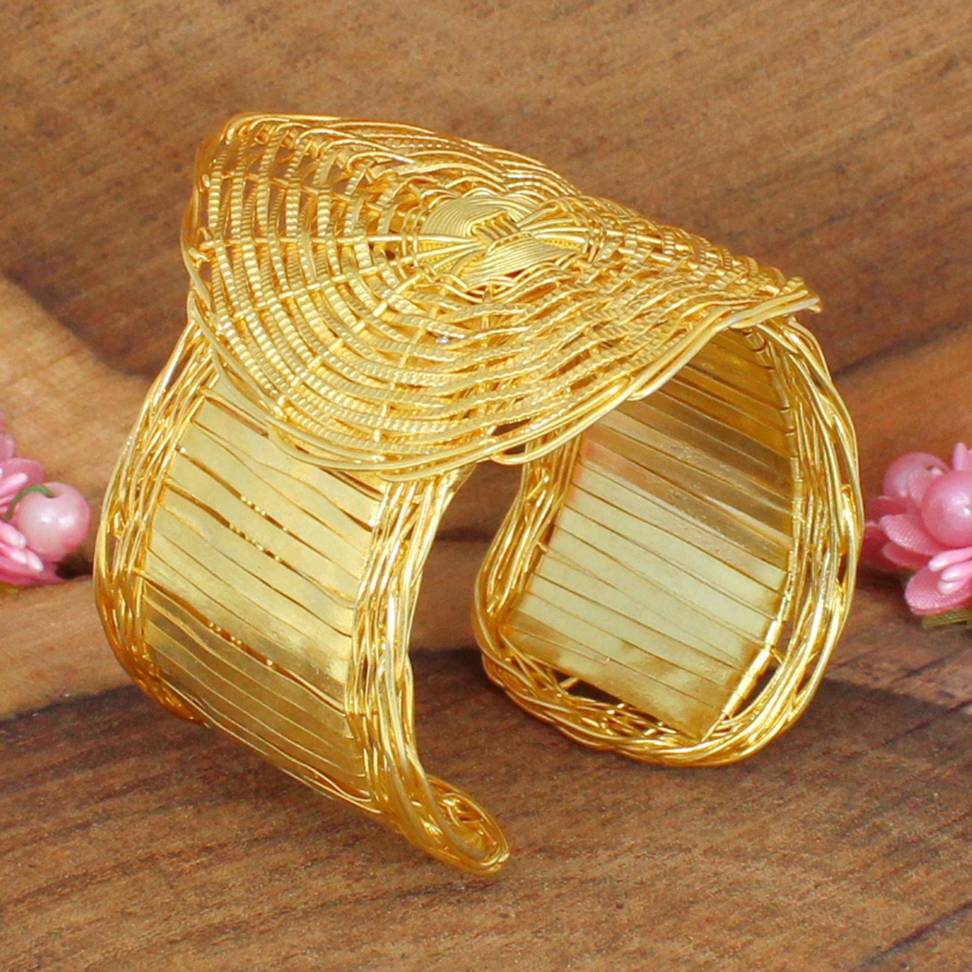 Draht Gewickelt Armband, Handgemachtes Manschette Vergoldet Frauen Designer Verstellbar Braut Geschenk Schmuck von MissomaSantiago