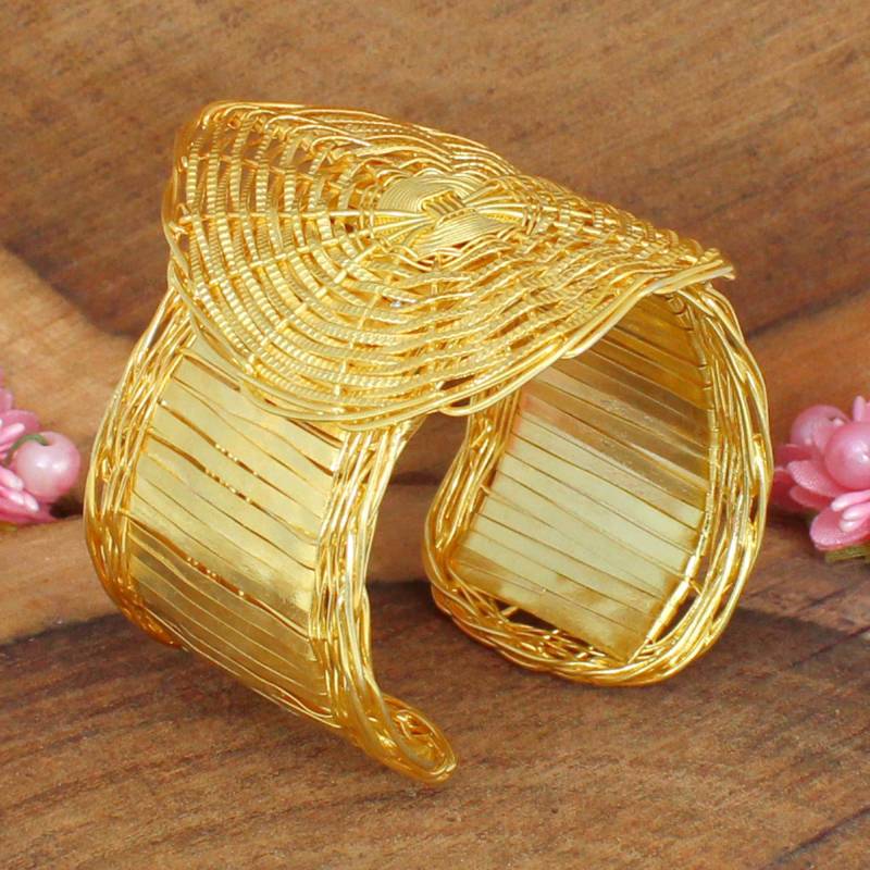 Draht Gewickelt Armband, Handgemachtes Manschette Vergoldet Frauen Designer Verstellbar Braut Geschenk Schmuck von MissomaSantiago