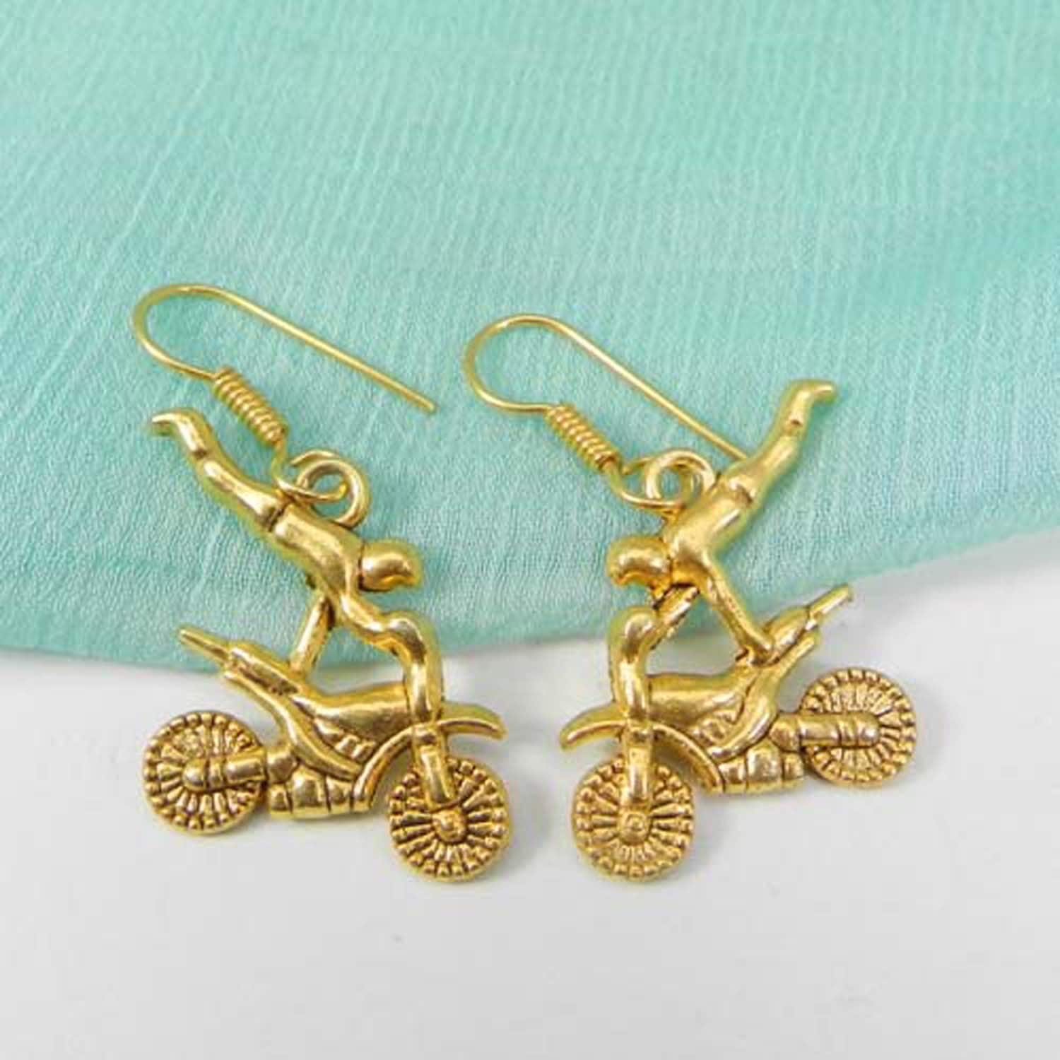 Frauen Einzigartige Ohrringe, Vergoldete Fahrrad Antike Hochzeitsgeschenke, Designer Brautjungfer Ohrringe von MissomaSantiago