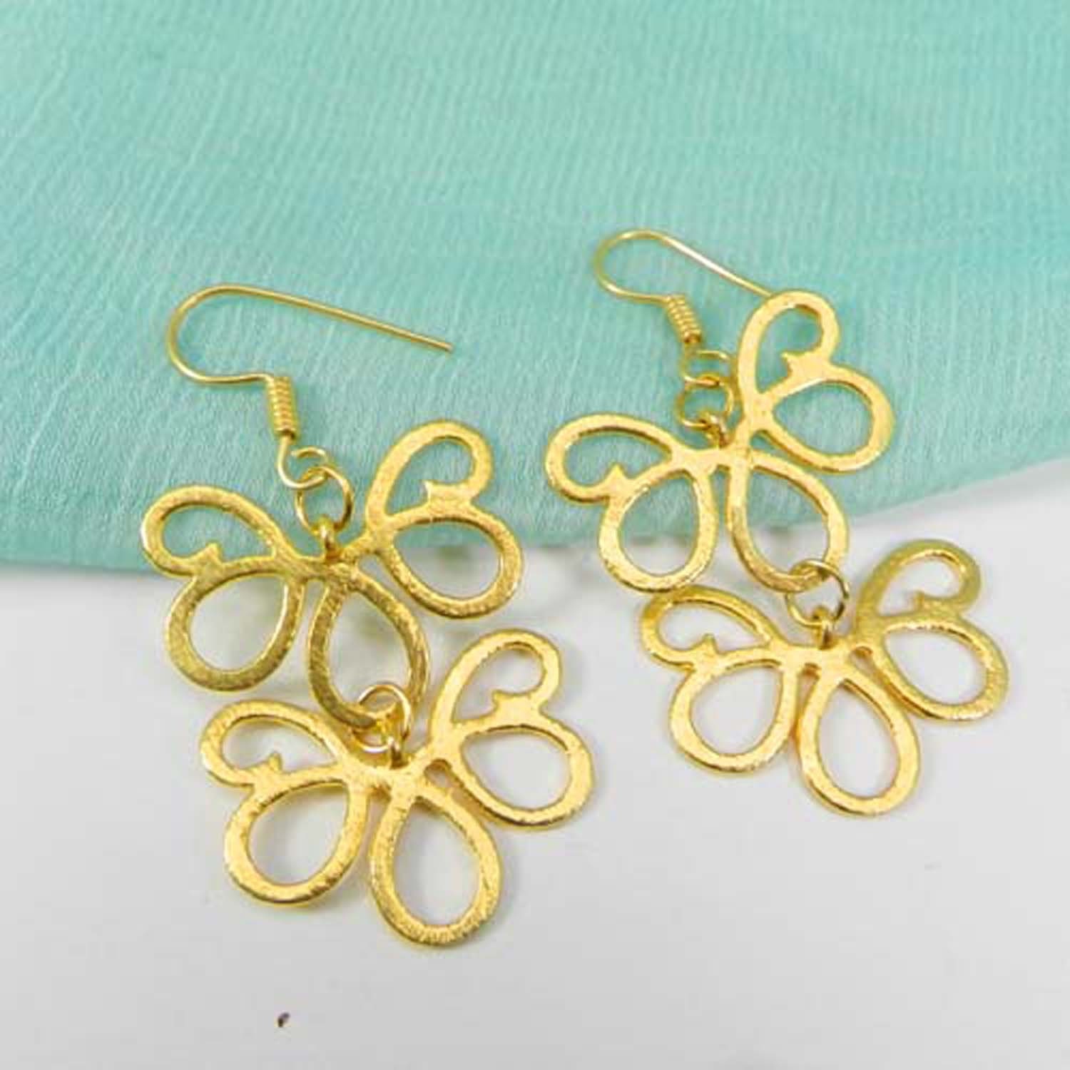 Frauen Vergoldete Ohrringe, Handgemachte Alltag Tragen Designer Jubiläumsgeschenk Für Sie, Ohrring Schmuck von MissomaSantiago