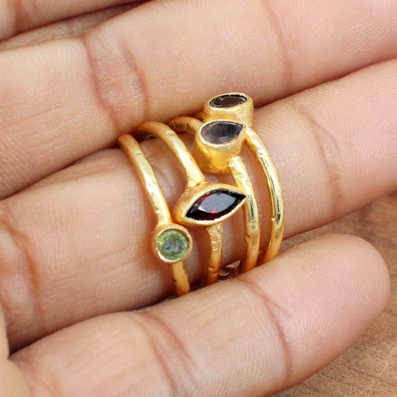 Handgemachte Vergoldete Messing Ring Multi Edelstein Stapelring von MissomaSantiago