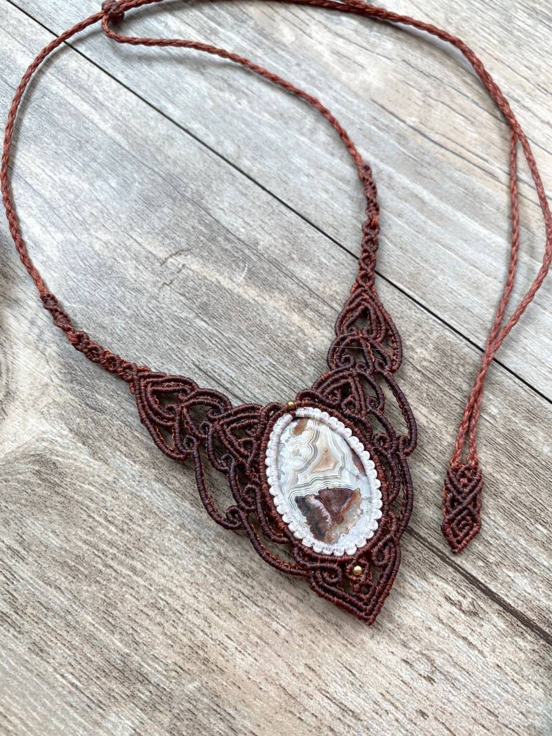 N136 - Crazy Lace Achat Makramee Halskette, Boho Schmuck, Handgefertigter Schmuck. Einzigartiges Design, Göttinen Heilungsschmuck von MisssheepHandmade