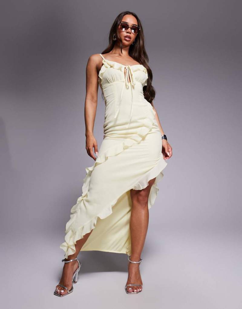 Missy Empire - Camisole-Maxikleid in Gelb mit asymmetrischem Saum, Rüschenbesatz und Seitenschlitz von Missyempire