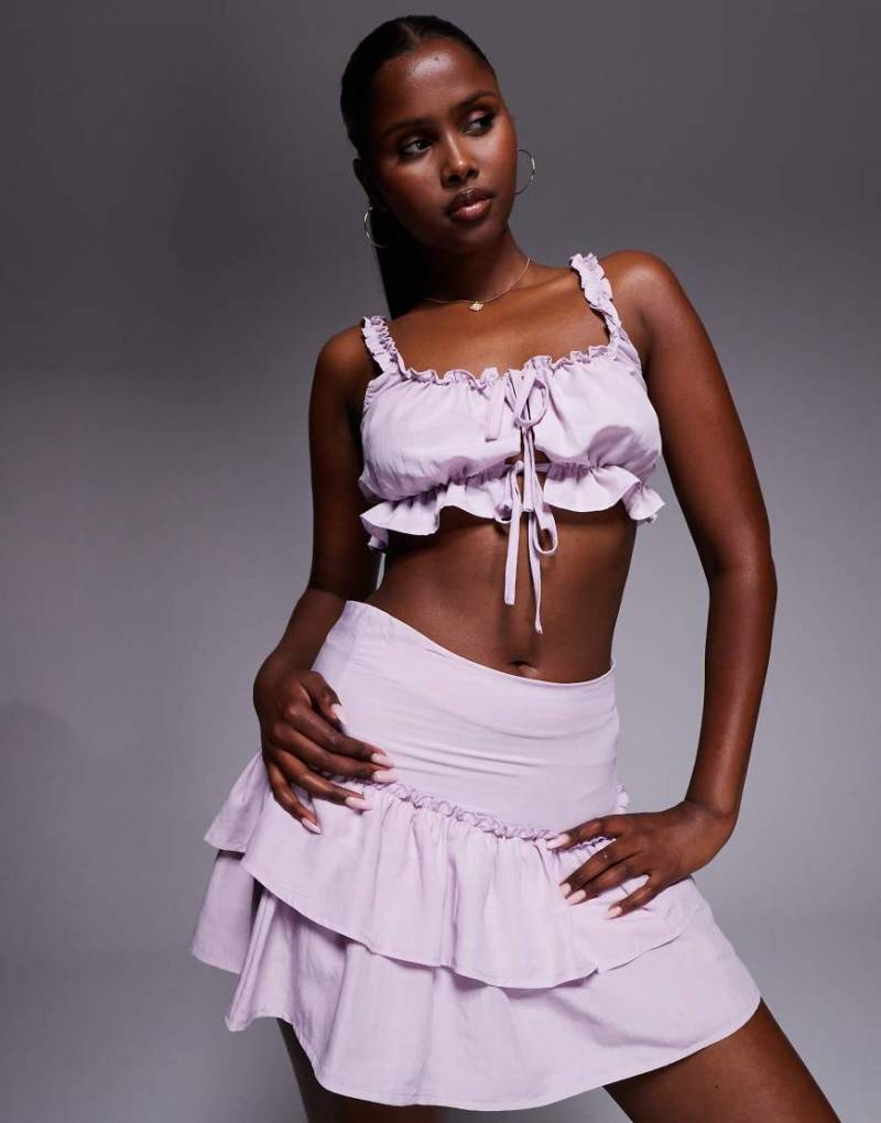 Missy Empire - Cropped-Oberteil in Rosa mit Schnürung vorne und Rüschenborte, Kombiteil von Missyempire