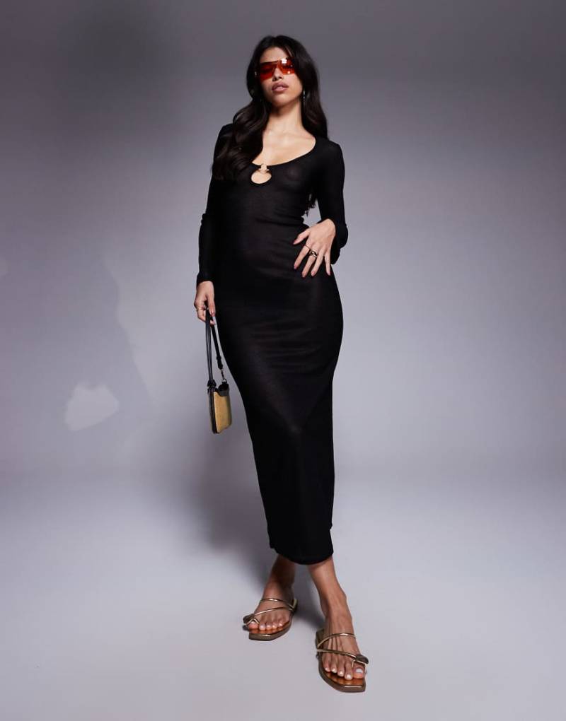 Missy Empire - Durchscheinendes Strand-Maxikleid aus Strick in Schwarz mit Schlüssellochausschnitt von Missyempire