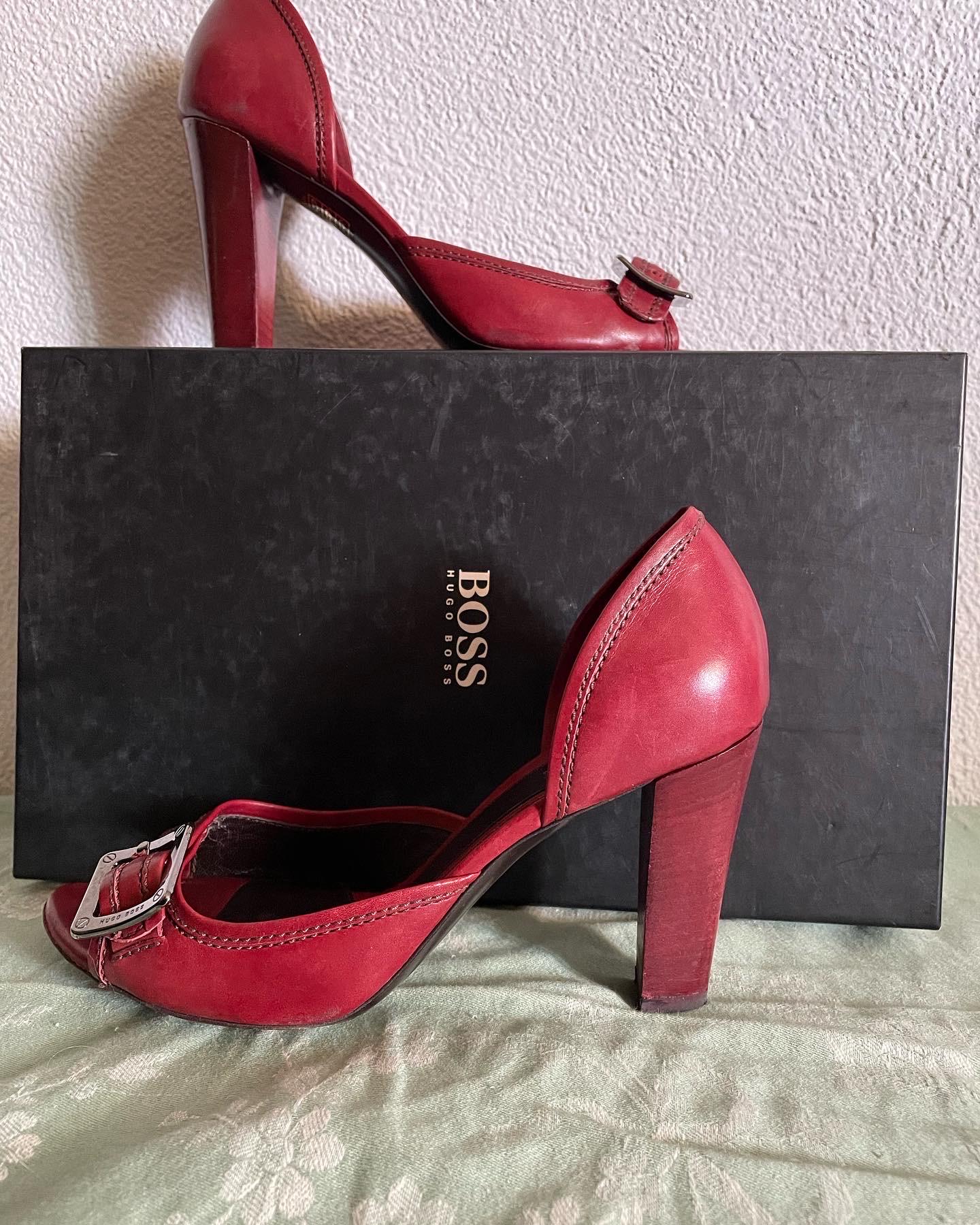 1940Er Jahre Stil Vintage Hugo Boss Designer Pumps Schuhe Absätze Rot Mit Karton Und Quittung Größe 37Eu von MissysWonderbag