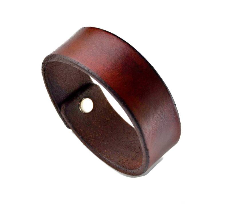 Personalisierbare Ledermanschette - Einzigartiges Handgemachtes Geschenk Geschenkbox Im Angebot Personalisierbare Ledermanschette - Einzigartiges Handgemachtes Geschenk Geschenkbox Im Angebot von MisterAccessories
