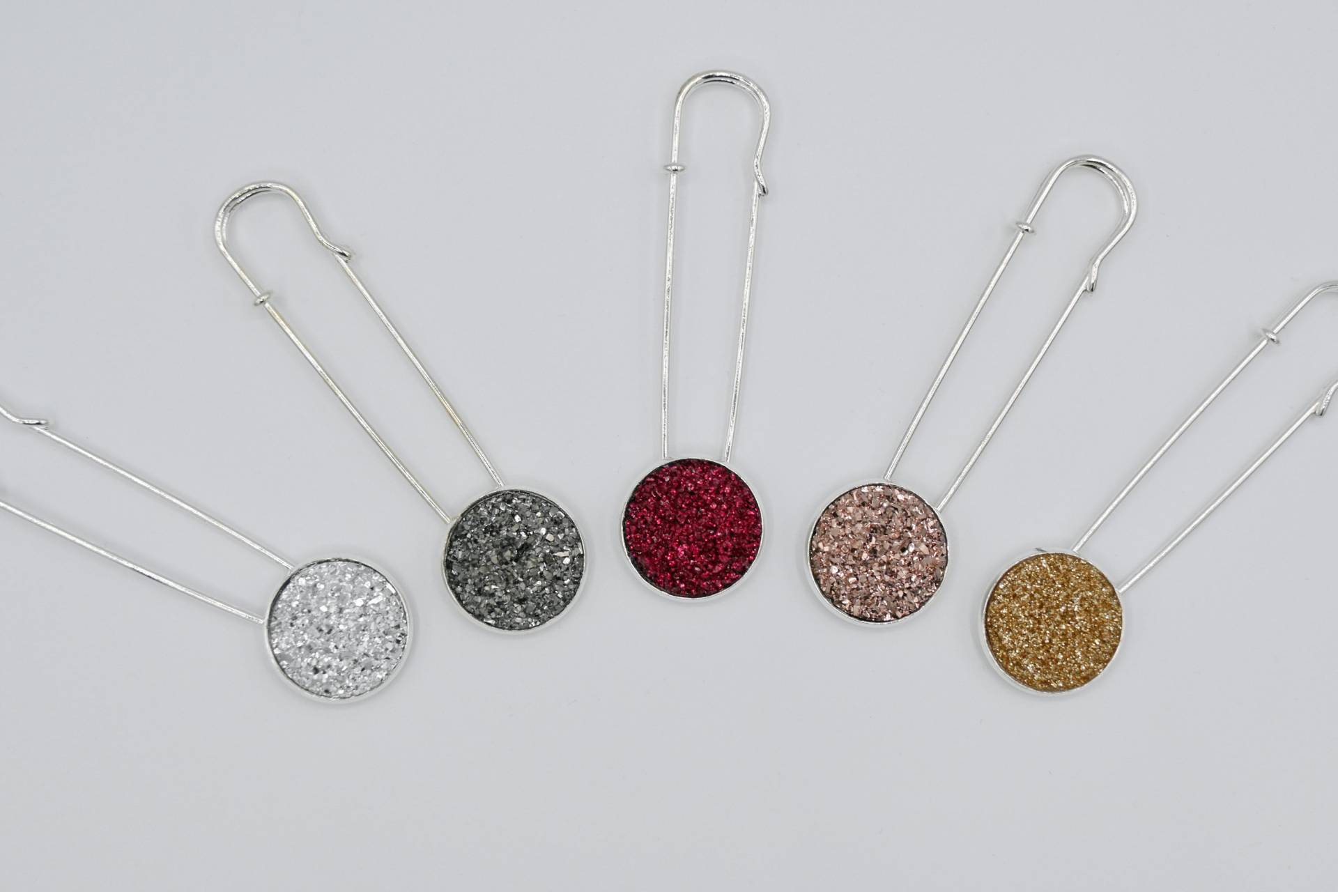 Tuchnadel, Brosche, Schalnadel Glitzer Gold/Silber Tuchnadel, Brosche, Schalnadel Glitzer Gold/Silber von MisterTwisterGarne