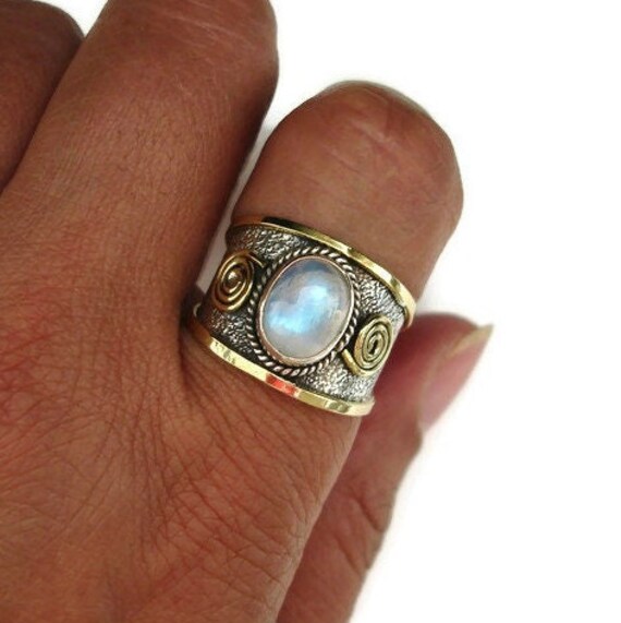 Boho Breiter Mondstein Ring, Oxidiertes 925 Sterling Silber, Messing, Us 6 1/2 Uk M, Juni Geburtsstein, Blauer Edelstein Daumenring, R44M von MistryGems