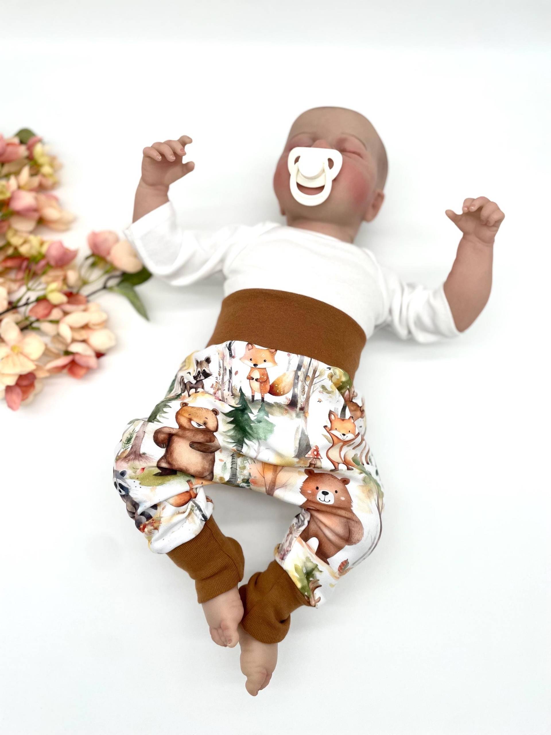 Pumphose Baby Babykleidung Hose Jungs Junge Geburtsgeschenk Geschenk Für Babys Mit Waldtieren Babyset Halstuch in Braun von MitLiebezumFaden