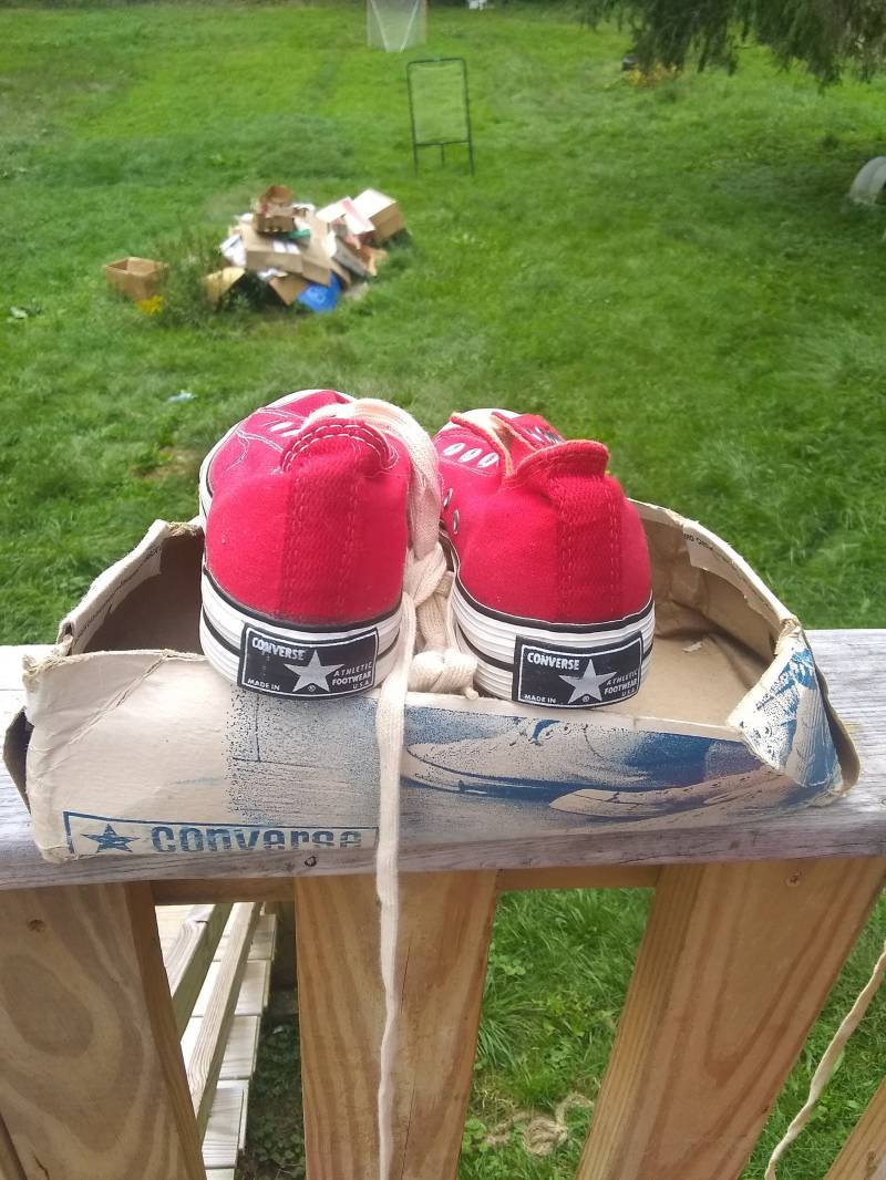 1960 Converse Chuck Taylor Canvas Vintage Deadstock Herren 2.5 Damen 4.5 Sneaker Schuh Low Top Made Usa Wear T-Shirt Jeans Hose Mantel Jacke von MitchAmericanvintage