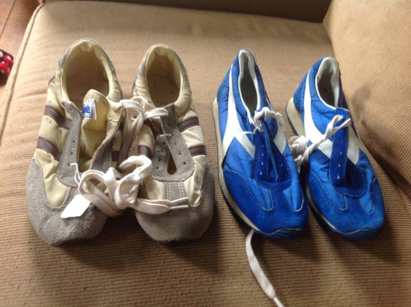 1970Er Vintage Deadstock Sneakers Schuhe Low Top Nylon Wildleder.not Converse Pick 1 Herren Damen T-Shirt Jeans Hose Mantel Kleid von MitchAmericanvintage