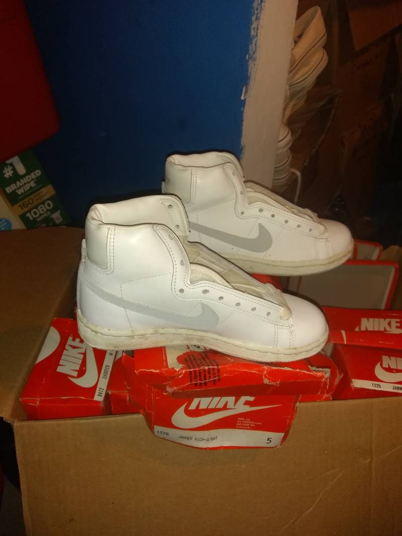 1985 Nike Vintage Deadstock Penetrator Sneakers Schuhe Hi Top Leder Basketball Pick Größe Männer 4, 5 Oder 5 Frauen 6, 5 7 Tragen T-Shirt Jeans Hose 1985 Nike Vintage Deadstock Penetrator Sneakers Schuhe Hi Top Leder Basketball Pick Größe Männer 4, 5 Oder 5 Frauen 6, 5 7 Tragen T-Shirt Jeans Hose von MitchAmericanvintage