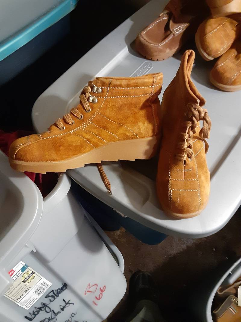 Deadstock 1970 Nos Wildleder Vintage Plateau Schuh Wandern Gummistich Sohle Schnürung Neue Frauen 6, 5 Oder 8, 5 Tragen Shirt Hose Jeansmantel Jacke Deadstock 1970 Nos Wildleder Vintage Plateau Schuh Wandern Gummistich Sohle Schnürung Neue Frauen 6, 5 Oder 8, 5 Tragen Shirt Hose Jeansmantel Jacke von MitchAmericanvintage