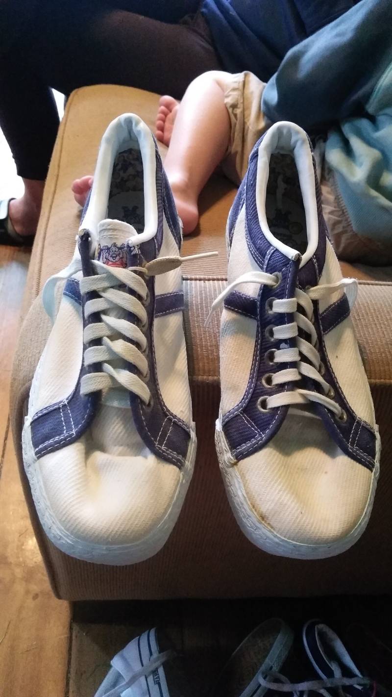 Sneakers Deadstock Vintage Herren 5 Damen 7 Schuhe Neu Alt 1970Er Jahre Nicht Anders Tragen Jeans Hose Shorts T Shirts Kleid Jacke Mantel von MitchAmericanvintage