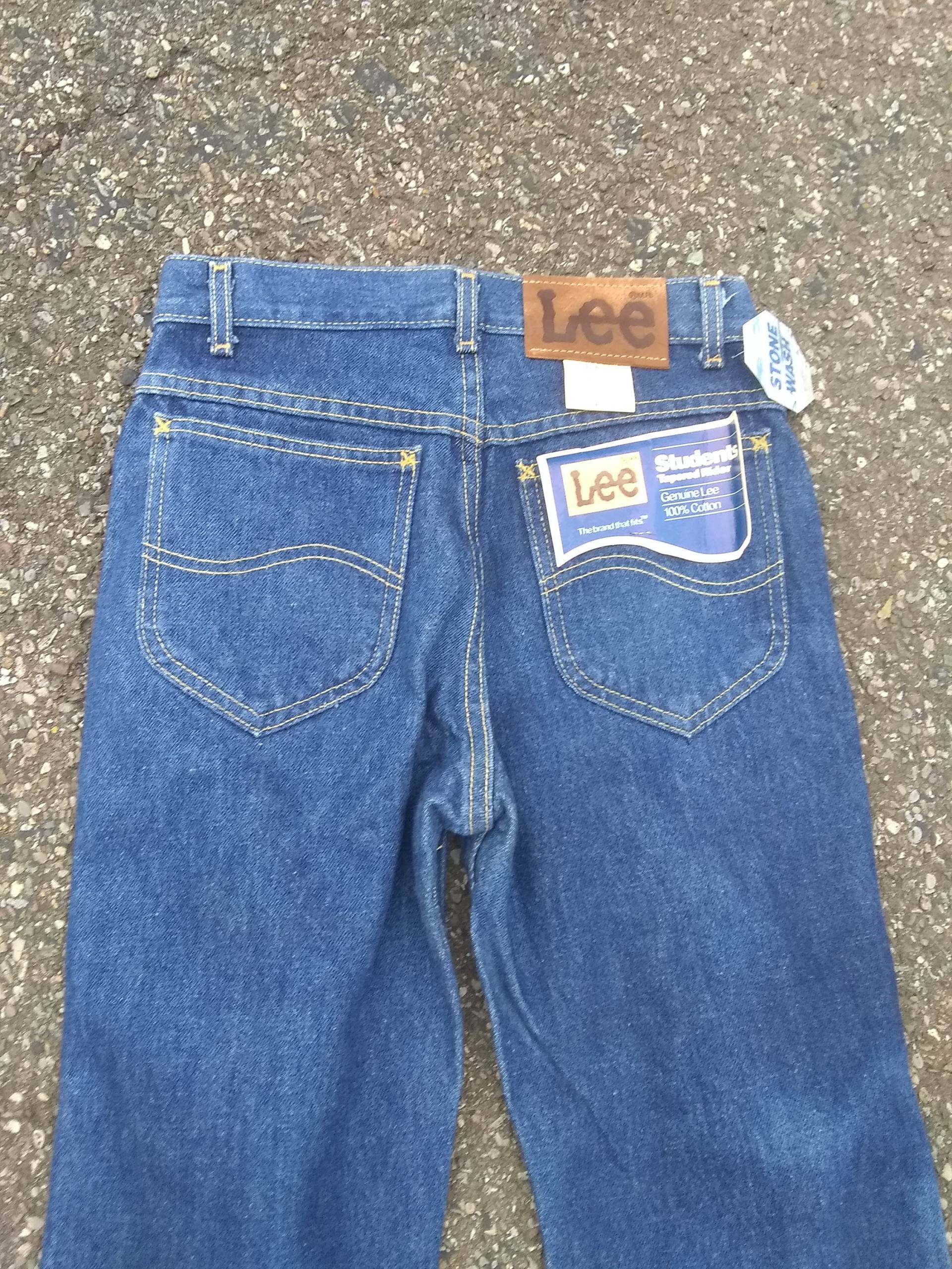 Vintage 1980 Lee Deadstock Stonewash Denim Jean Usa Herren Hi Rise Tapper Leg Hose 30x34 27x32 28x32 Wear Sneaker Schuh T-Shirt Pullover von MitchAmericanvintage