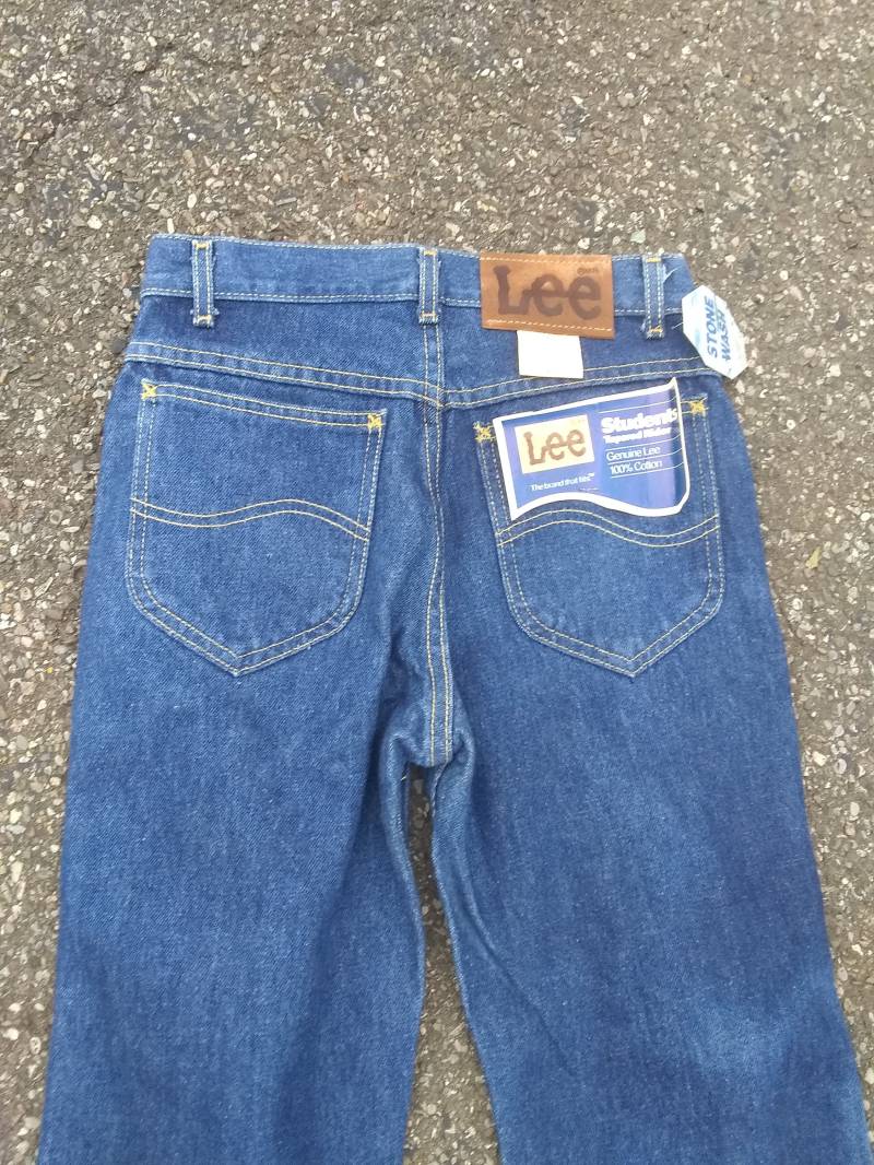 Vintage 1980 Lee Deadstock Stonewash Denim Jean Usa Herren Hi Rise Tapper Leg Hose 30x34 27x32 28x32 Wear Sneaker Schuh T-Shirt Pullover von MitchAmericanvintage