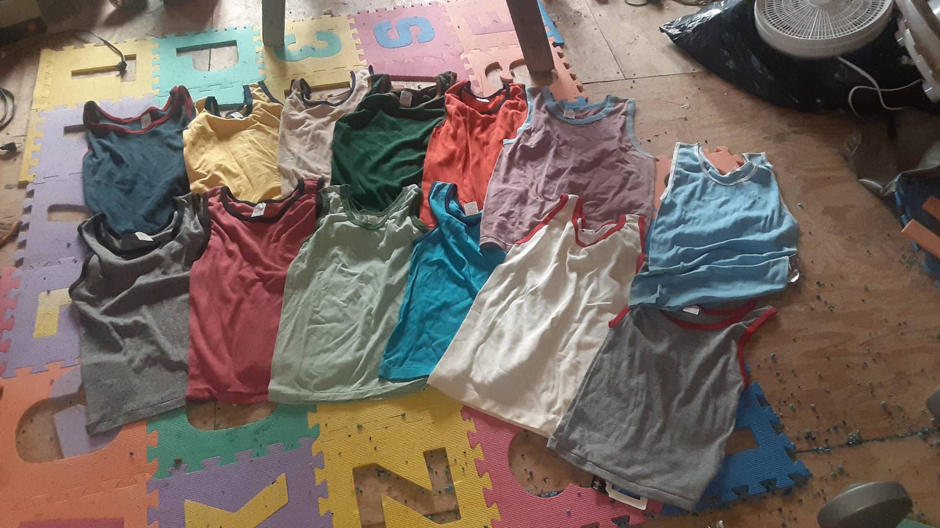 Vintage Deadstock 1970 Herren Tank Top Nos Collection Pick 5 Neue Alte T-Shirt Ringer Tops Made Usa Jeans Sneaker Hose Schuh von MitchAmericanvintage