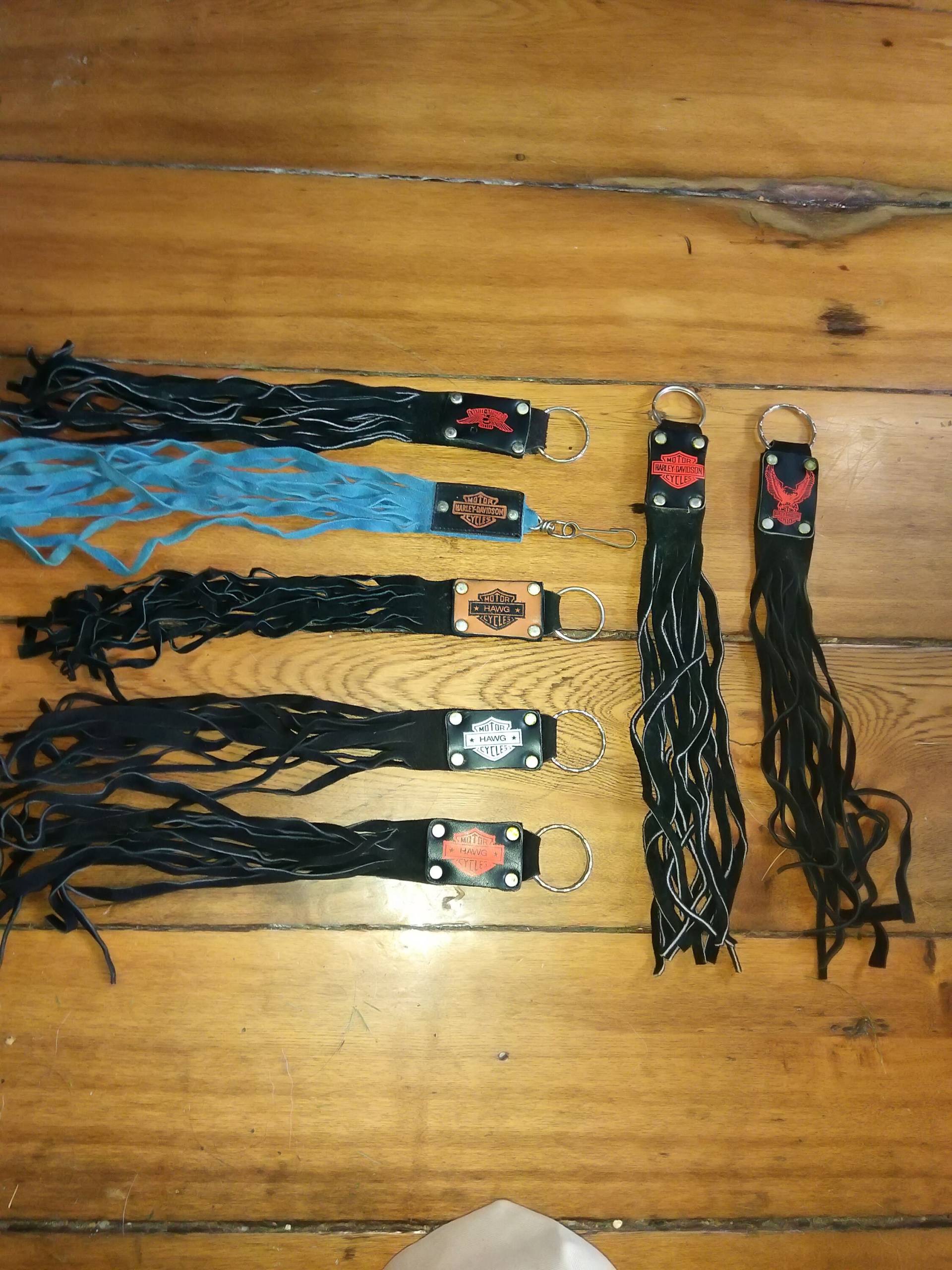 Vintage Deadstock Motorrad Schlüsselanhänger Wildleder Fransen Hawg Neue Harley Davidson Usa 1970 Herren Tragen Jeans Hosen Jacken Schuh Sneaker Vintage Deadstock Motorrad Schlüsselanhänger Wildleder Fransen Hawg Neue Harley Davidson Usa 1970 Herren Tragen Jeans Hosen Jacken Schuh Sneaker von MitchAmericanvintage