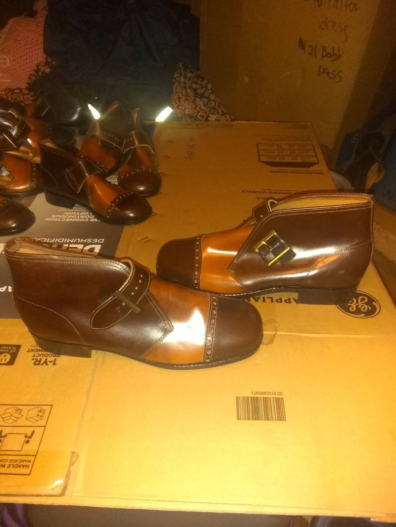 Vintage Deadstock Schnalle Boots 1960 Frauen 6.5 Neu Alt 2 Ton Retro Mod Hipster Tragen Jeans Hose T Shirt Jacke Mantel Kleid von MitchAmericanvintage