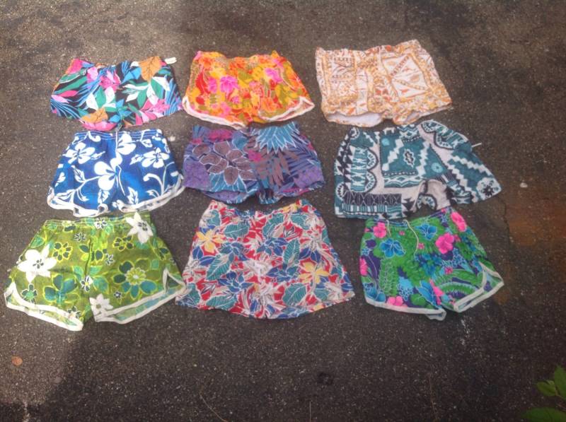 Vintage Hawaii Herren Badeshorts Badeanzug Badehose Deadstock 1970Er Jahre Neue Alte Geblümte Pick 1 Paar Nicht Hosen Oder Jeans Geht Mit Turnschuhen von MitchAmericanvintage