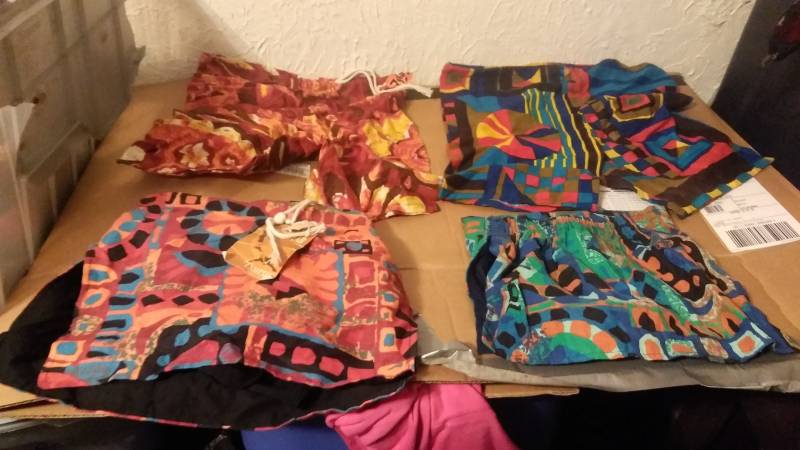 Vintage Herren Badeanzüge Badehose Neue Shorts Turnbeutel Strand Pool Wear Sneaker T-Shirts Schuhe Sandles von MitchAmericanvintage