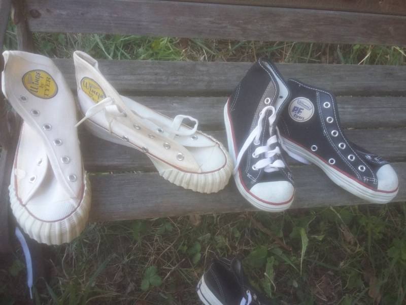 Vintage P.f Flyer Deadstock Canvas Sneakers Schuhe 1950Er Jahre Neu Altes Basketball Top Nicht Anders Jeans T-Shirts Kinder Größe von MitchAmericanvintage